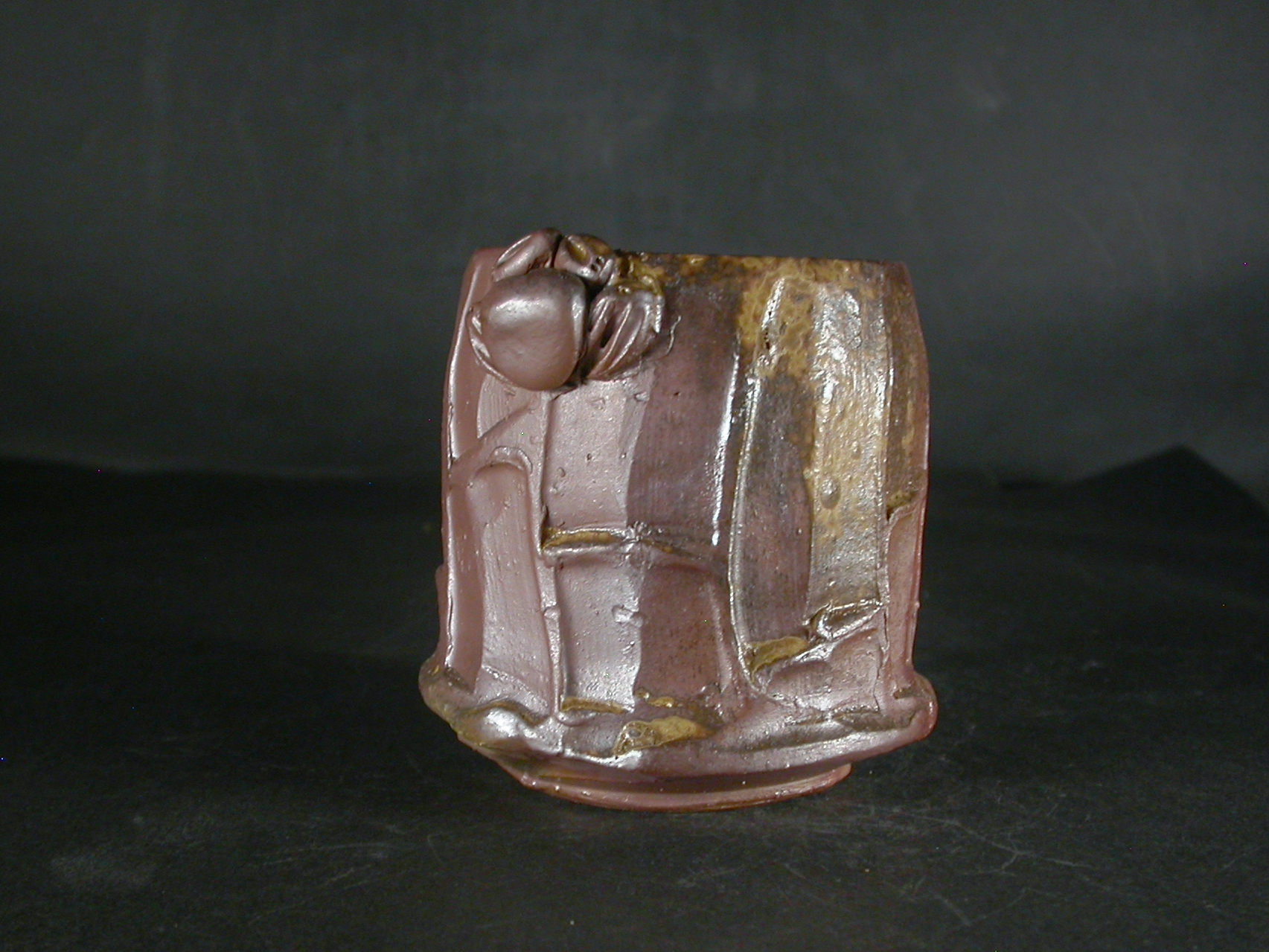 備前焼　登窯　備前焼中堅作家　竹内　靖之（山本）　最新作蟹付き黄ゴマ面取り・鎬フリーカップ１５