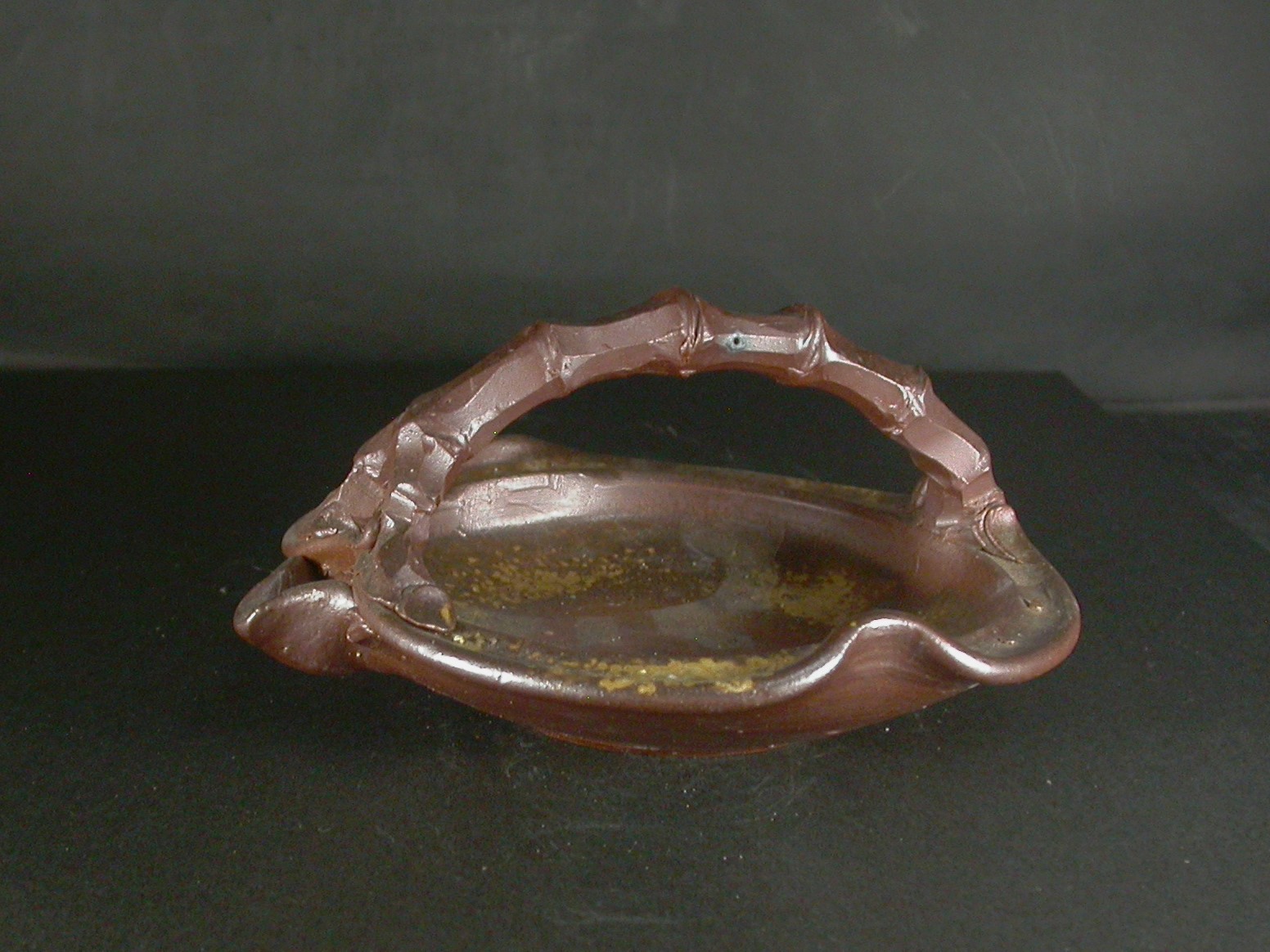 月間特価品　備前焼　登窯　備前焼中堅作家　竹内　靖之（山本）　最新作竹節手付き緋襷・黄ゴマ片口皿１