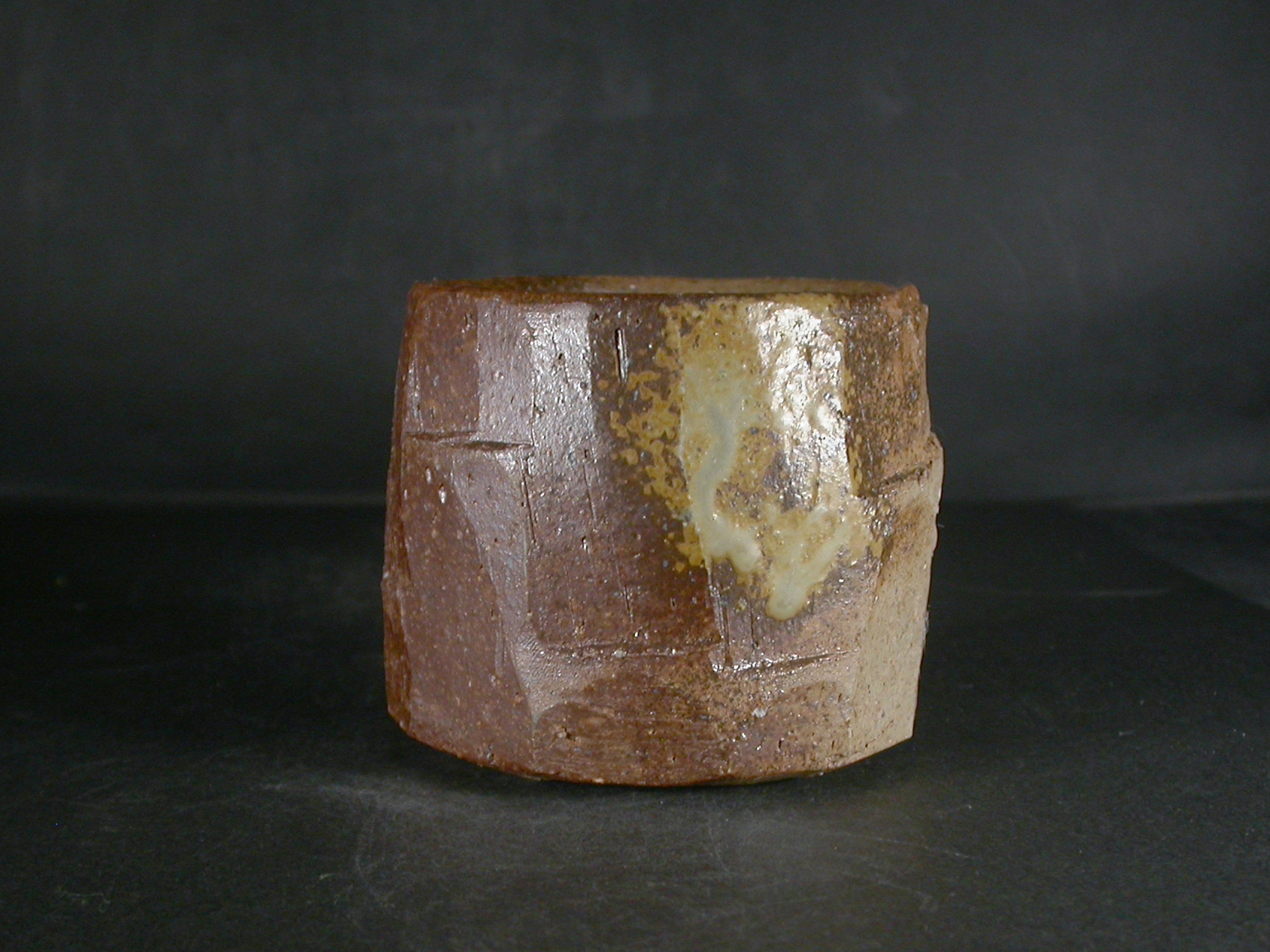 備前焼　登窯　備前焼中堅作家　竹内　靖之（山本）　最新作黄ゴマ面取り・鎬荒土フリーカップ２２