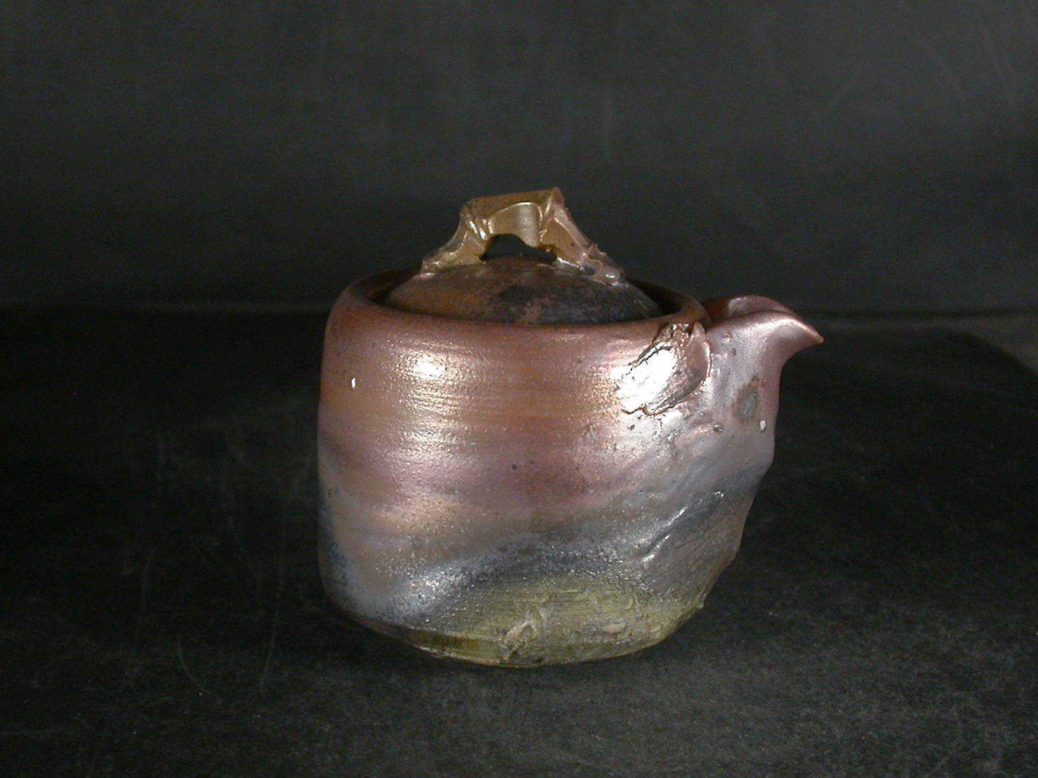 備前焼　登窯　備前焼中堅作家　竹内　靖之（山本）　最新作金彩・窯変竹節摘み宝瓶１