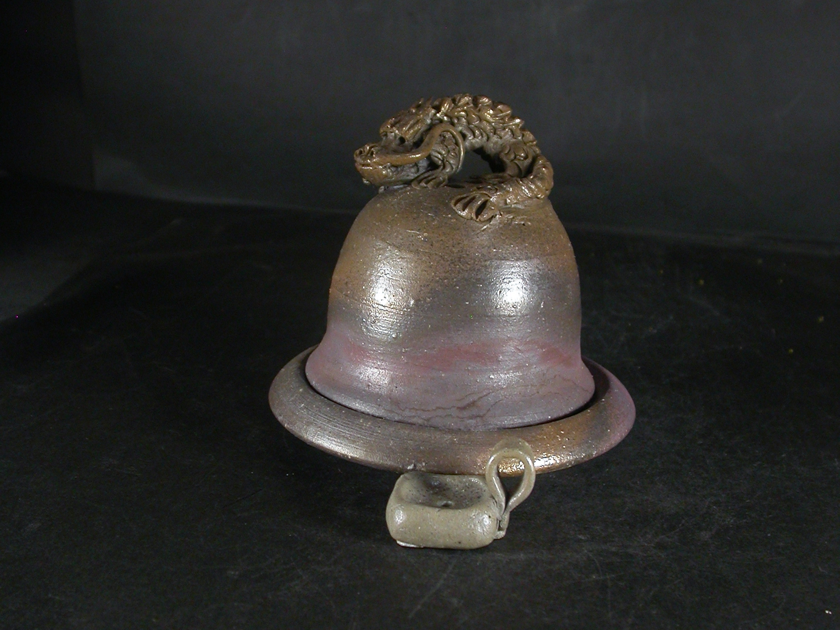 備前焼　登窯　備前焼中堅作家　竹内　靖之（山本）　最新作黄ゴマ龍付き線香立・香炉１