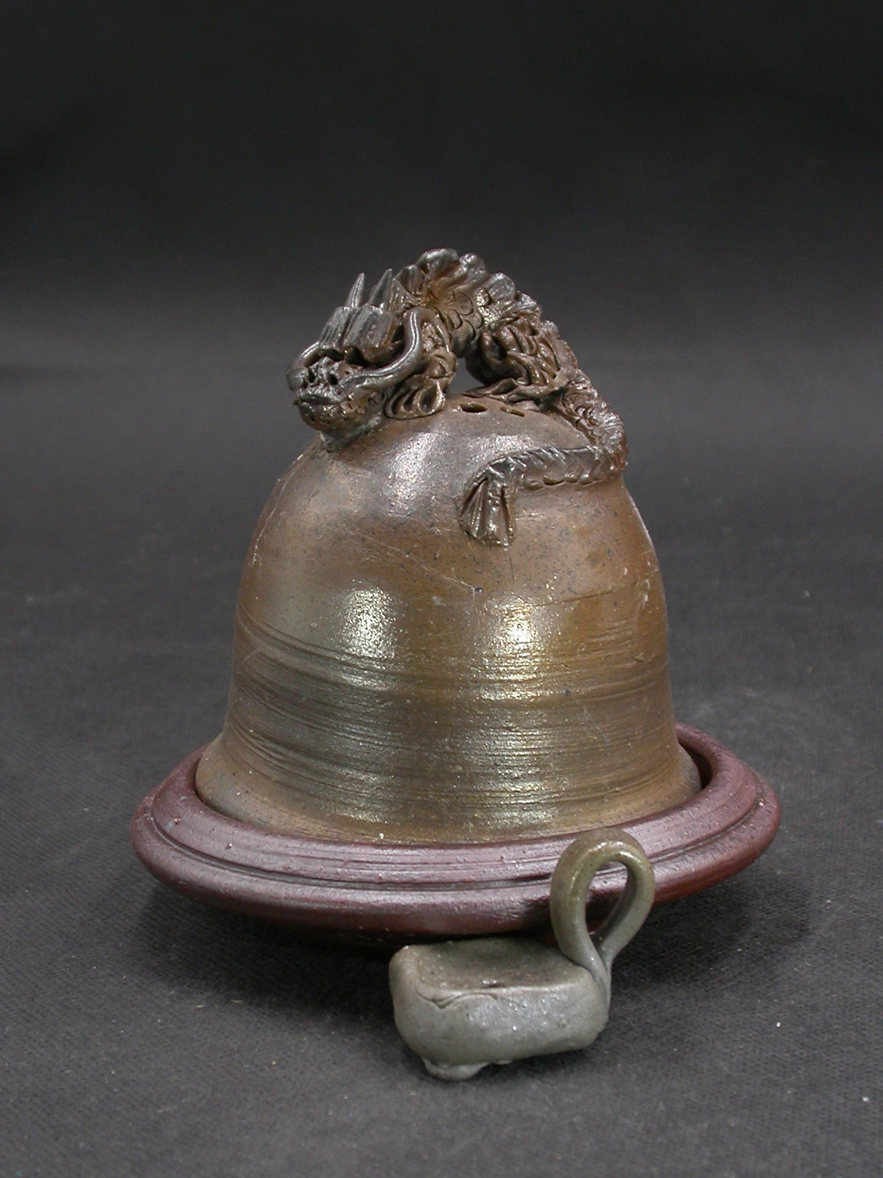 備前焼　登窯　備前焼中堅作家　竹内　靖之（山本）　最新作金彩・黄ゴマ龍付き線香立・香炉１