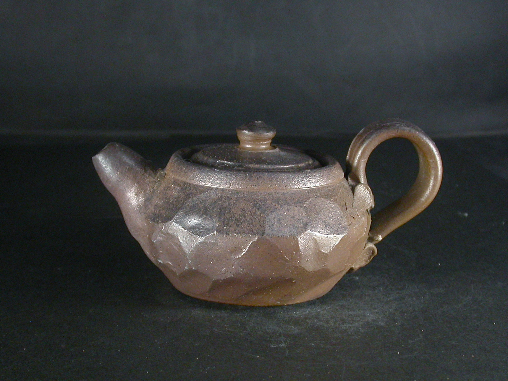 月間特価品　備前焼　登窯　備前焼中堅作家　竹内　靖之（山本）　最新作黄ゴマ竹節後ろ手宝瓶２