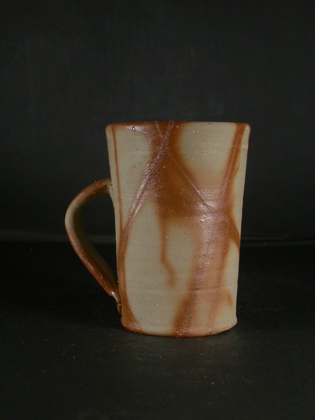 備前焼　備前焼中堅作家　片岡　聖観　 緋襷手付きカップ・ビアジョッキ１９