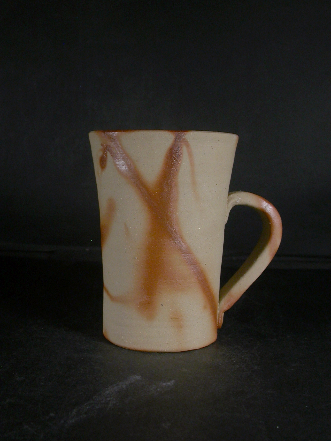 備前焼　備前焼中堅作家　片岡　聖観　 緋襷手付きカップ・ビアジョッキ２１