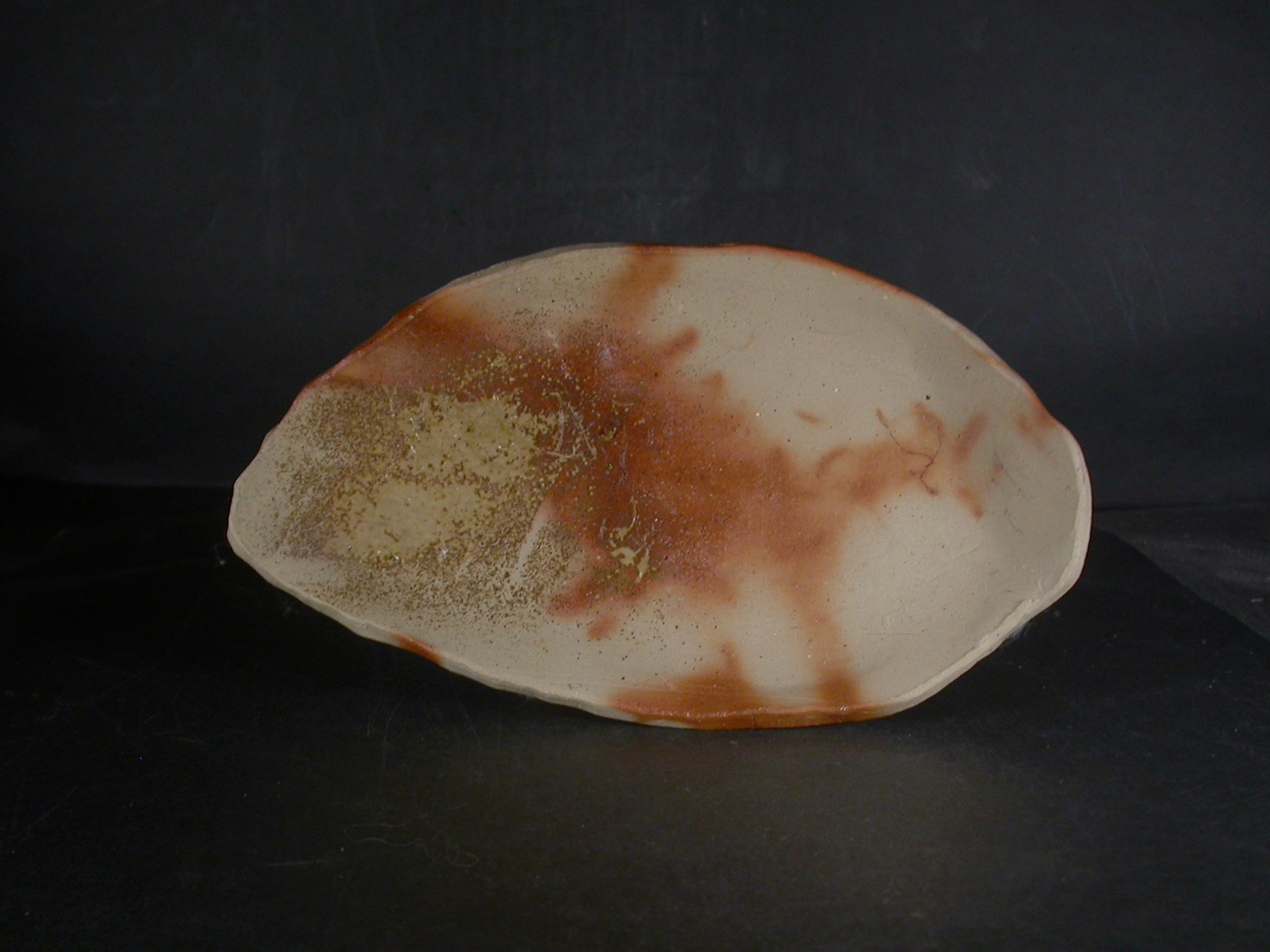 備前焼　備前焼中堅作家　片岡　聖観　２１センチ緋襷・黄ゴマ叩き楕円皿２６