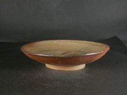備前焼　穴窯　備前焼異色作家　吉岡　勝巳　最新作１５センチ緋襷・焦げ茶のゴマ皿３９