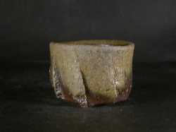 備前焼　穴窯　備前焼異色作家　吉岡　勝巳　最新作黄ゴマ面取り・鎬ぐい呑３