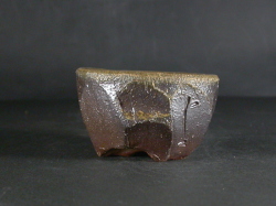 備前焼　穴窯　備前焼異色作家　吉岡　勝巳　最新作黄ゴマ面取り・鎬ぐい呑３