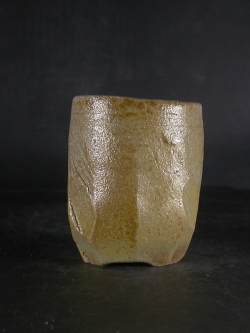 備前焼　穴窯　備前焼異色作家　吉岡　勝巳　最新作黄・青ゴマ面取り・鎬フリーカップ・ビアマグ１３