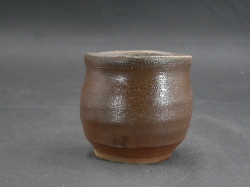 備前焼　穴窯　備前焼異色作家　吉岡　勝巳　最新作少し小振りな黄ゴマ湯呑１