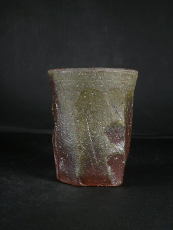 備前焼　穴窯　備前焼異色作家　吉岡　勝巳　最新作黄ゴマ面取・鎬ビール他グラス１６