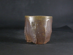 備前焼　穴窯　備前焼異色作家　吉岡　勝巳　最新作黄ゴマ面取・鎬ぐい呑１３