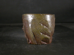 処分品　備前焼　穴窯　備前焼異色作家　吉岡　勝巳　最新作黄ゴマ面取り・鎬ぐい呑１６