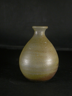 備前焼　穴窯　備前焼異色作家　吉岡　勝巳　最新作黄・青ゴマ徳利１