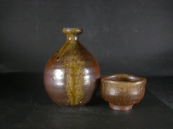 備前焼　登窯　備前焼物故作家　的野　求　共箱付き黄ゴマ酒器セット４３