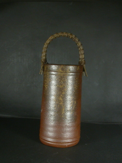 月間特価品　備前焼　登窯　備前焼窯元陶正園　木村　陶峰　籐手付き黄ゴマ花入８