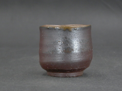 備前焼　登窯　備前焼中堅作家　岸本　昭彦　黄ゴマぐい呑２