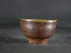 備前焼　登窯　作者不詳　黄ゴマぐい呑３