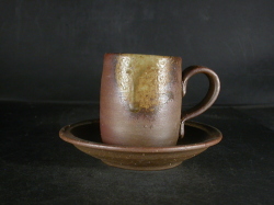 備前焼　登窯　備前焼中堅作家　竹内　靖之（山本）　最新作皿付黄ゴマコーヒーカップ６