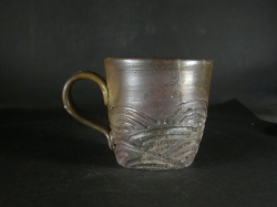 備前焼　登窯　備前焼中堅作家　竹内　靖之（山本）　最新作金彩・窯変削り手付きカップ５