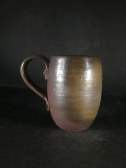 備前焼　登窯　備前焼中堅作家　竹内　靖之（山本）　最新作金彩・黄ゴマビアジョッキ・手付きカップ３０