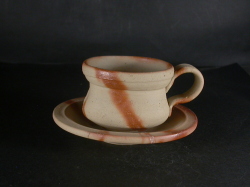 備前焼　備前焼中堅作家　竹内　靖之（山本）　最新作皿付緋襷コーヒーカップ１８