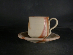 備前焼　備前焼中堅作家　竹内　靖之（山本）　最新作皿付緋襷コーヒーカップ１８