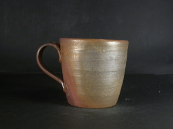 備前焼　登窯　備前焼中堅作家　竹内　靖之（山本）　最新作金彩青備前手付きカップ１４