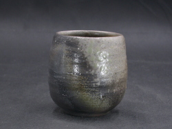備前焼　登窯　備前焼中堅作家　竹内　靖之（山本）　最新作金彩・窯変湯呑９
