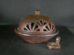 備前焼　登窯　備前焼中堅作家　竹内　靖之（山本）　最新作黄ゴマ線香立・香炉・蓋物２