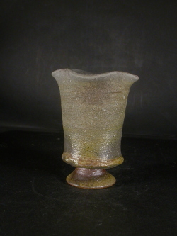 備前焼　登窯　備前焼中堅作家　竹内　靖之（山本）　最新作カセ窯変足付き輪花ビール他グラス４