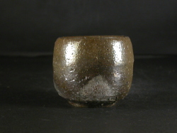 備前焼　登窯　備前焼中堅作家　竹内　靖之（山本）　最新作金彩・焦げ茶のゴマ青備前ぐい呑１０