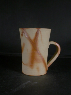 備前焼　備前焼中堅作家　片岡　聖観　 緋襷手付きカップ・ビアジョッキ２１