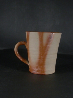 処分品 備前焼 備前焼中堅作家 片岡 聖観 緋襷手付きカップ・ビア