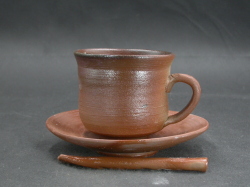 備前焼　備前焼中堅作家　片岡　聖観　 皿・スプーン付き緋襷コーヒーカップ３４