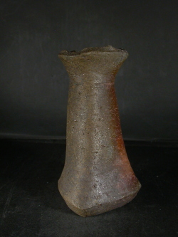 備前焼　穴窯　備前焼物故作家　前嶋　五一郎　手捻り黄ゴマ花入８５