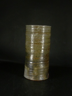 備前焼　穴窯　備前焼女流作家　前嶋　類子　最新作自然桟切・黄ゴマ花入３