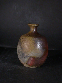 お買得　備前焼　登窯　岡山県無形文化財　松井　輿之　共箱付き窯変徳利１２