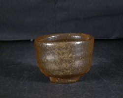 備前焼　登窯　備前市無形文化財　佐藤　苔助　共箱付き黄ゴマぐい呑１