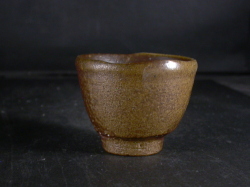備前焼 登窯 岡山県無形文化財 吉本 正 四方桟共箱付き黄ゴマぐい呑1
