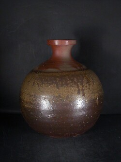 備前焼　登窯　備前市無形文化財　柴岡　紘一　２升強共箱付き緋襷・黄ゴマ焼酎保存用蕪大徳利・花入２