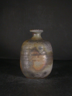 備前焼　登窯　備前市無形文化財　佐藤　苔助　共箱付き桟切・黄ゴマ徳利１６
