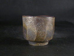 備前焼　登窯　備前市無形文化財　柴岡　信義　保存箱付き桟切・黄ゴマ面取りぐい呑１