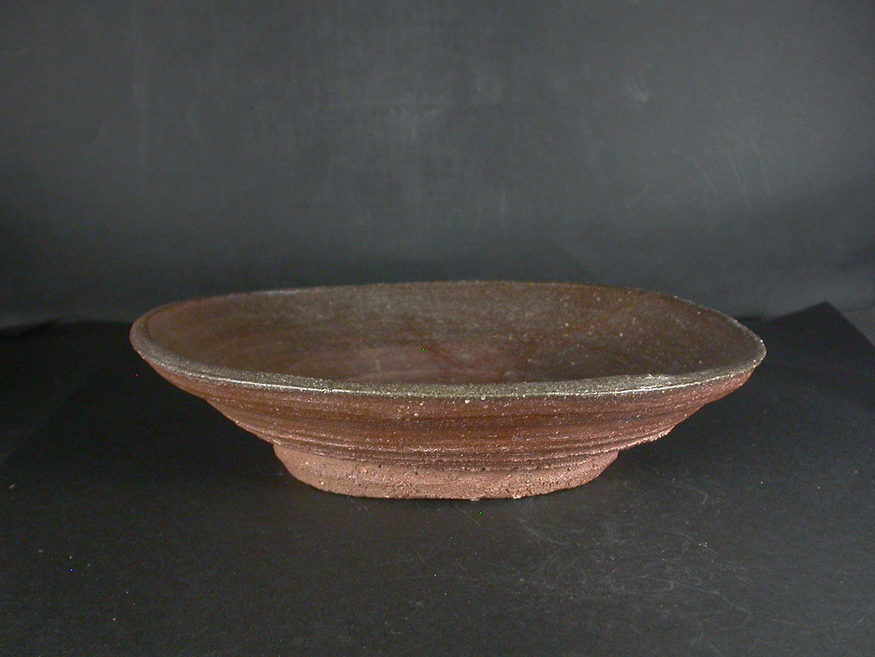 備前焼　作家物の大皿 大きさ、深さがちょうど良い備前焼 皿 - 備前焼作家 谷吉孝之