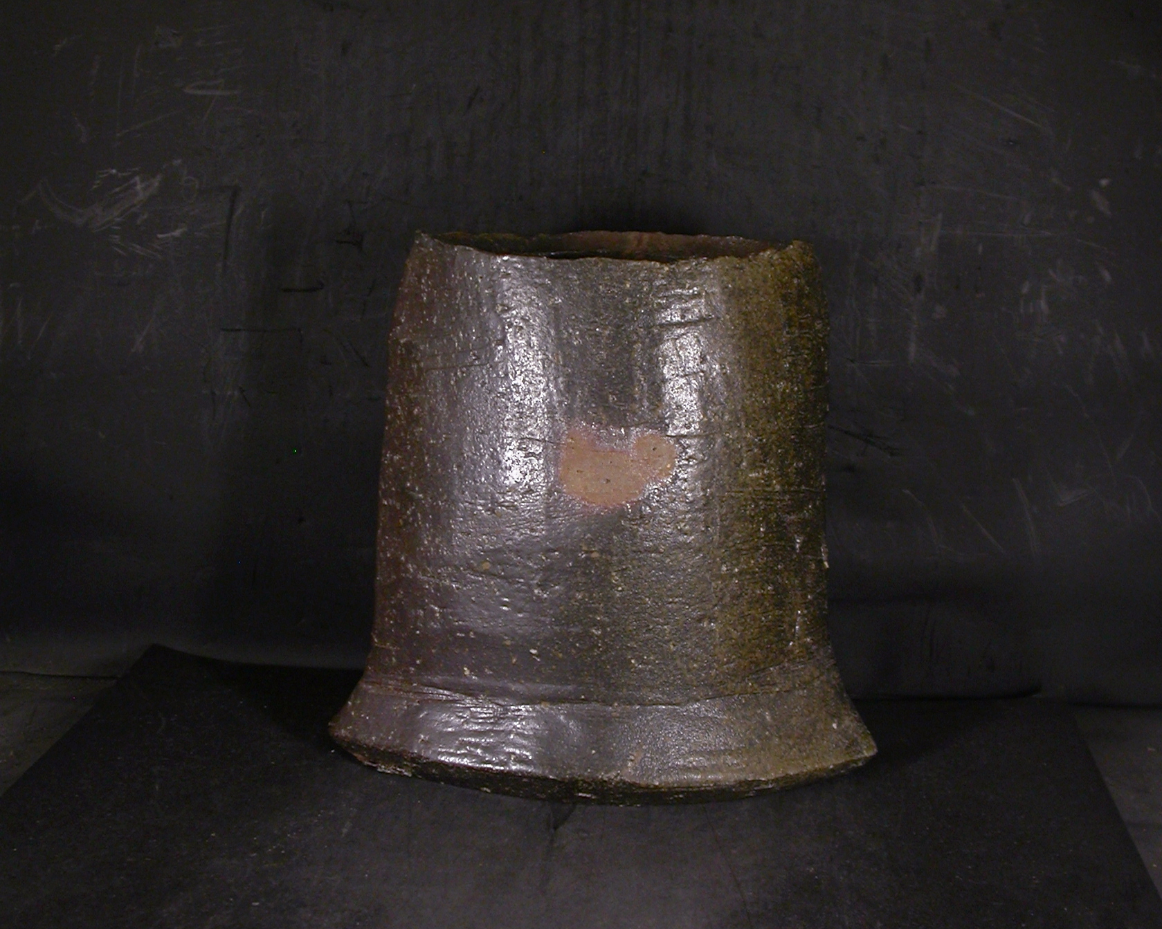 お買得　備前焼　穴窯　備前焼物故作家　前嶋　五一郎　手捻り黄ゴマ花入７３