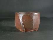処分品　備前焼　穴窯　備前焼異色作家　吉岡　勝巳　最新作焦げ茶のゴマ面取・鎬ぐい呑２３