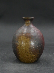 備前焼　登窯　備前焼中堅作家　岸本　昭彦　黄ゴマ徳利１