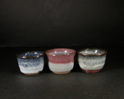 倉敷酒津焼　兜山窯　日本工芸会正会員　岡本　孝明　四方桟共箱付きぐい呑３個組１