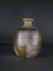 備前焼　登窯　備前焼中堅作家　備前焼伝統工芸士　安東　利喜　共箱付き金彩・桟切徳利１